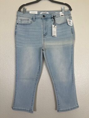 Judy Blue light wash capris, size 15/32